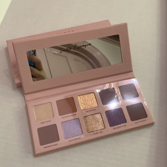Wander Beauty Suite Escape Eyeshadow Palette NIB - Picture 6 of 7